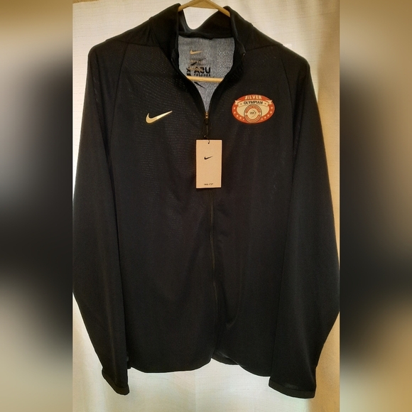 Nike Black Performance Jacket Sleek Design - Picture 7 of 11